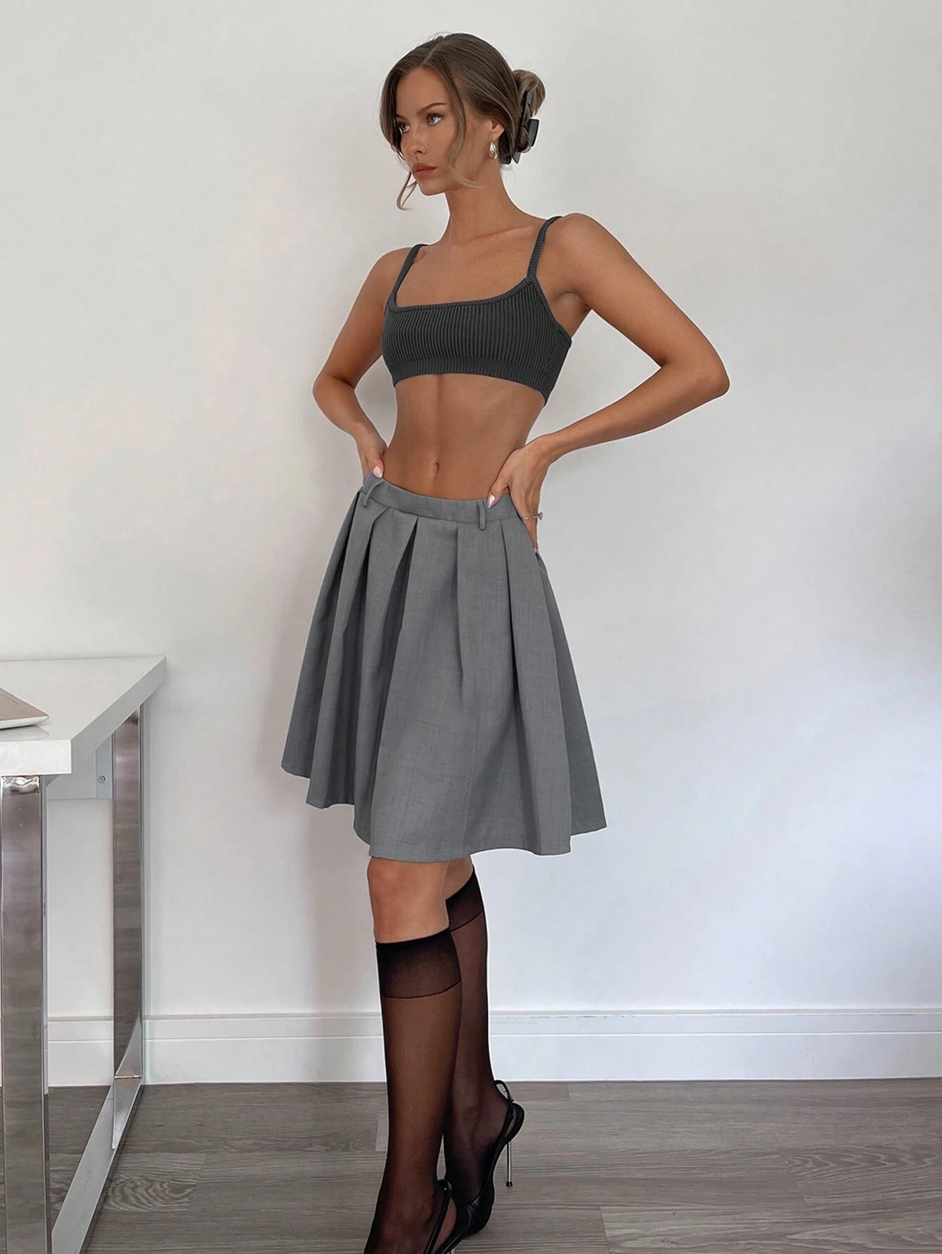 Siren Gaze New Spring & Autumn Gray Plaid Workplace Commute Grey Skirt, Mid-Length with Pleats Design, for Women in the Office