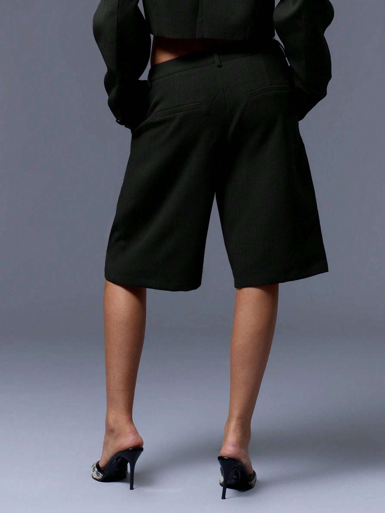 Power Move Tailored Bermuda Shorts – Black