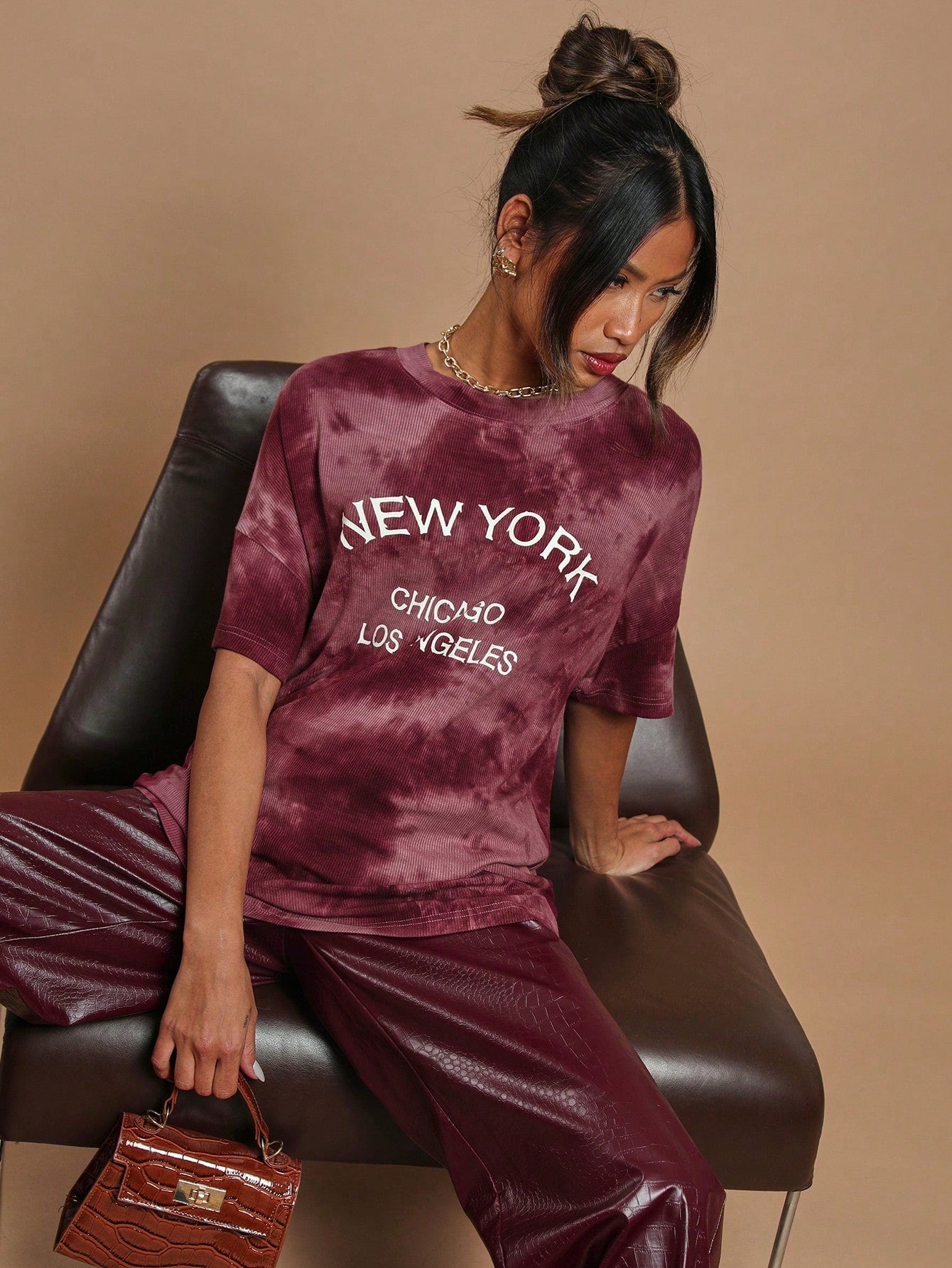 City Pulse Tie-Dye Graphic Tee – Wine Red