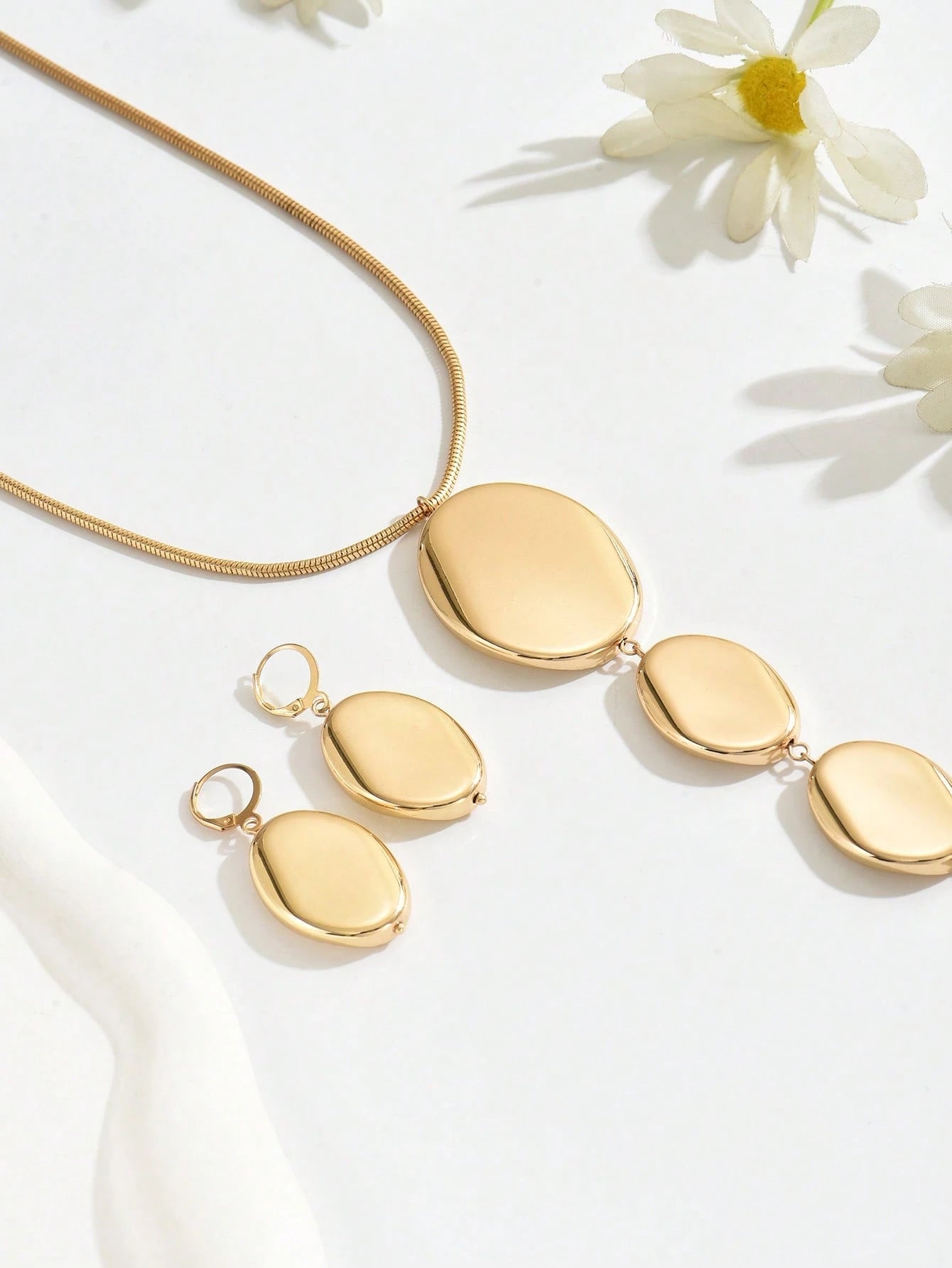 2Pcs Liquid Gold Statement Jewelry Set.