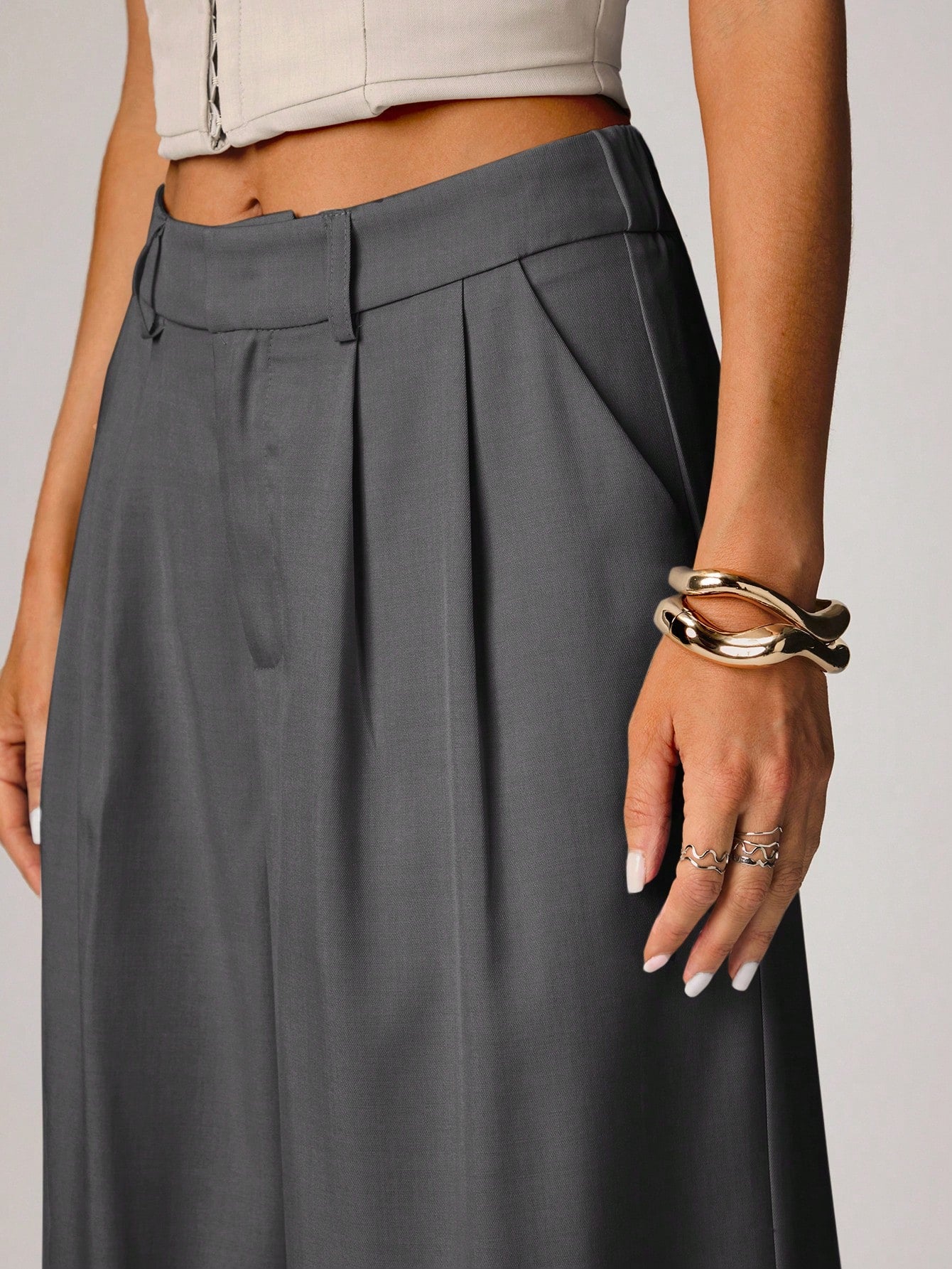 Powerline Pleated Wide-Leg Trousers – Charcoal Gray