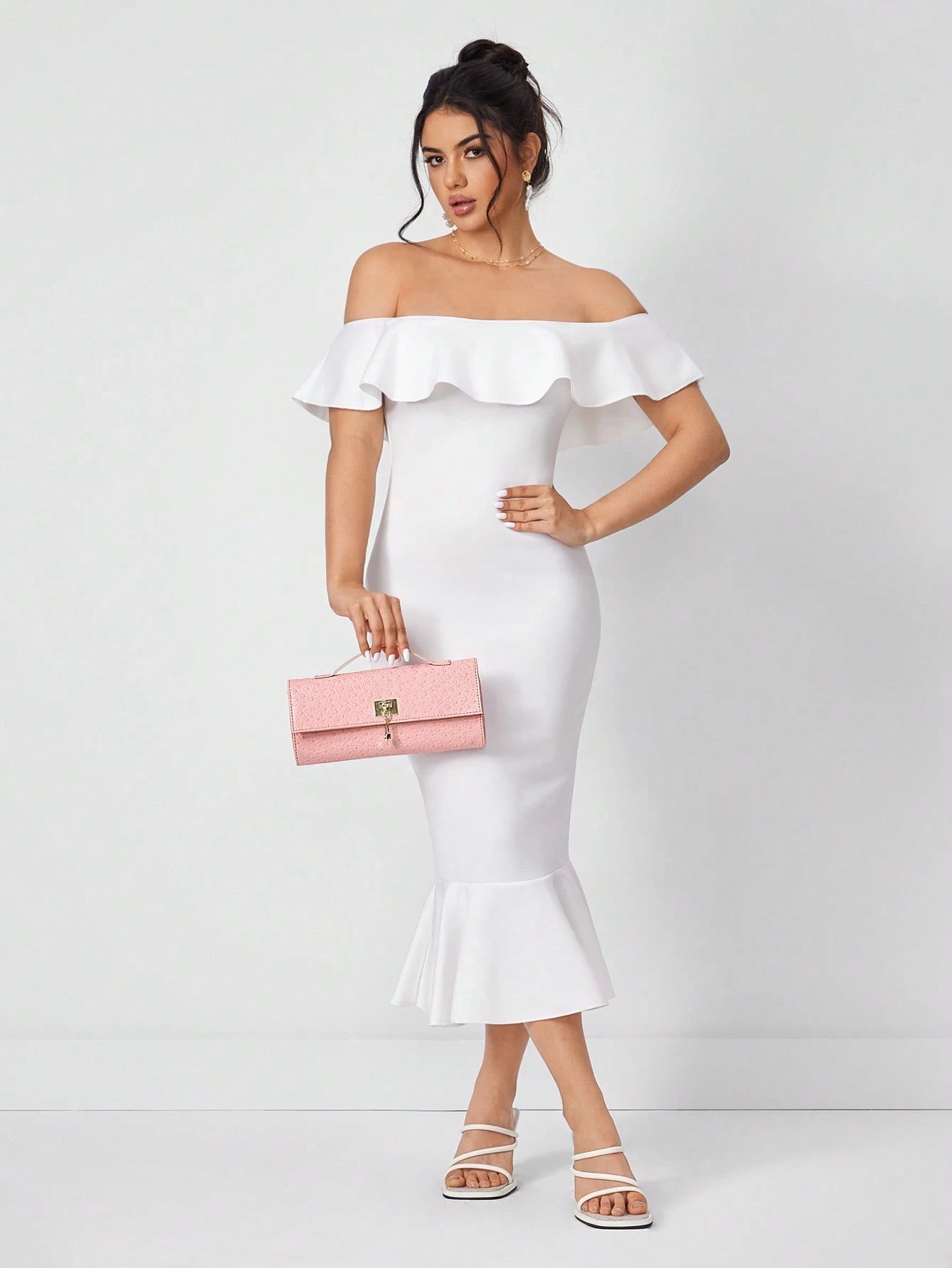 Blush Luxe Lock Clutch – Textured Pink.