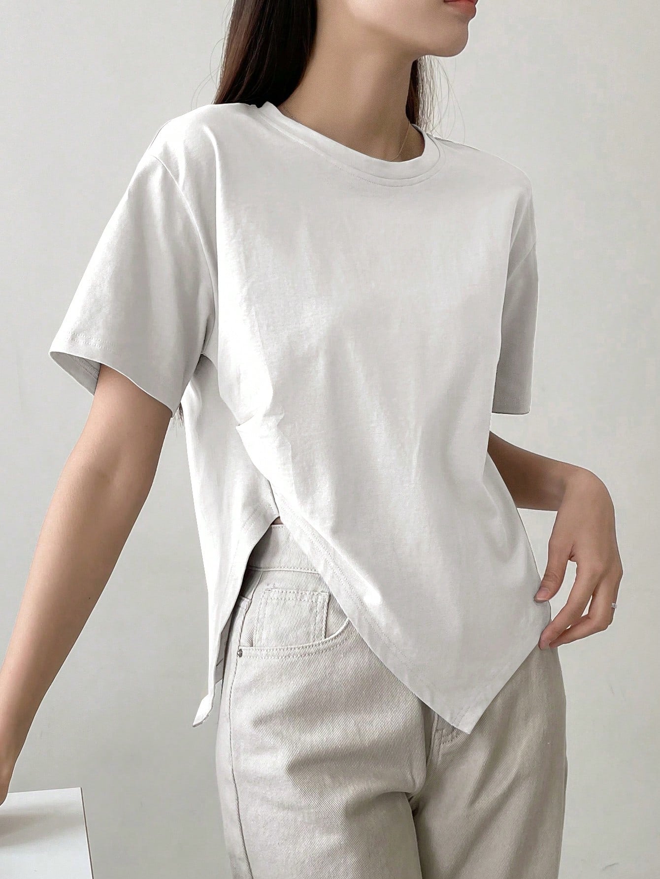 Dazy-Less Solid Split Hem Tee Old Money Style.