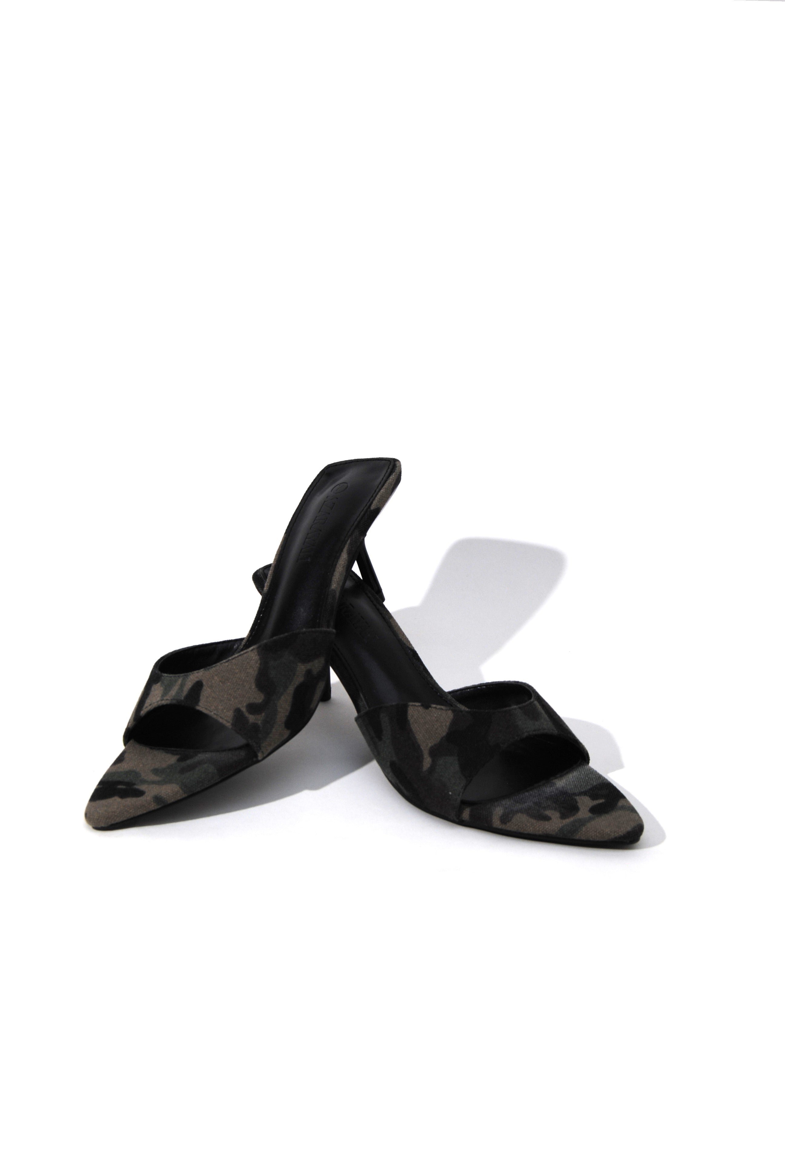 JAWBREAKER — Pointed-Toe Kitten-Heel Mule