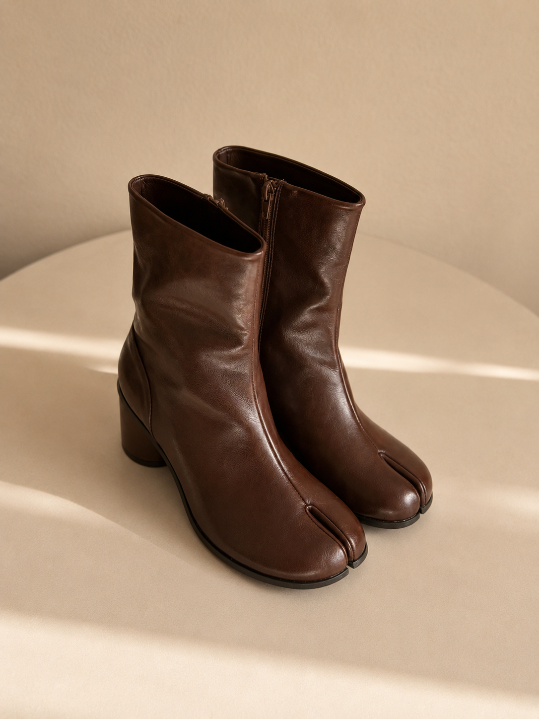 TALLAD | Tabi Split Toe Ankle Boot